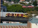 Am 29.6.09 fahren zwei Queensland Rail Loks von der Roma Street Station in Brisbane kommend in Richtung Gold Coast