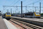 2 IC-Züge im Bhf Arlon: links nach Bruxelles-M; rechts von Bruxelles-M.; der Anschluss nach Luxembourg erfolgt nur mit Ersatzbussen.