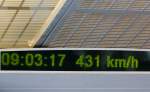 Betriebsgeschwindigkeit erreicht: Am 06.04.2012 um 09:03:17 Uhr Ortszeit auf der Fahrt zwischen dem Bahnhof Lngyng-Road und dem Flughafen Pudong.