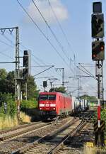 EG 3105 nähert sich am 06.07.2023 mit einem Güterzug aus Skandinavien dem Bahnhof Elmshorn