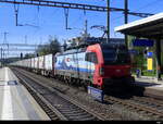 SBB - Lok 91 80 6 193 469-4 unterwegs für railCare bei der durchfahrt in Nyon am 06.04.2024