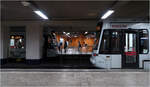 Die erste Tunnelachse in Bochum -     Die U-Station Hauptbahnhof der Linien 308/318 und 306/316 hat Seitenbahnsteige.