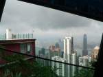 Atemberaubend ist der Blick auf die Wolkenkratzer in Hong Kong, wenn man die Peak Tram benutzt.