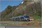 Heute, beim Einstellen dieses Bildes verkehren ein letztes Mal Reisezüge im Aostatal, ab morgen wird der Betrieb für drei Jahre eingestellt und die Strecke Ivrea - Aosta elektrifiziert.