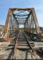 Diese alte genietete Bahnbrücke über den Fluss Jadro führte einst vom Güterbahnhof Solin (HR) zu einem benachbarten Tanklager.