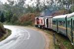 10 Minuten nach Abfahrt am 03.09.2009 hat der Zug auf seinem Weg nach Manakara an der Ostkste Madagaskars die letzten Huser Fianarantsoas hinter sich gelassen.