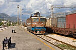 461 031 rangiert am 30.09.2022 im Bahnhof von Podgorica.