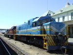 In Rahmen der Revision von Loks der Baureihe 34 der TransNamib, hat die sdafrikanische Transnet eine Lok der Baureihe 33-400 und Spoornet die 33-059 in  historischer  Bemalung als Ersatz zur