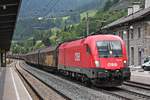 Mit einem leeren Papierzug nach Schweden fuhr am Mittag des 03.07.2018 die 1116 265 durch den Bahnhof von Matrei am Brenner in Richtung Inntal.