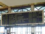 Abfahrtstafel im Bahnhof Irkutsk am 27.8.2001 um 08:14, unsere Weiterfahrt erfolgte mit Zug #6 Moskau - Ulaanbaatar um 08:46.