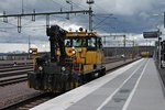 Durchfahrt von TKA 7 181 (99 74 9491 181-7) von VR Track am 01.06.2015 im neuen Bahnhof von Kiruna in Richtung Abstellgleis.