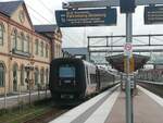 Öresundstag X31 K 4329 steht zur Abfahrt bereit im westschwedischen Bahnhof Halmstadt.