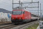 Re 460 071-4 fährt am 26.02.2024 Richtung Bahnhof Lausen.