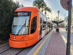 Tram Alicante, Tw 4236, Bombardier Flexity Outlook am Endhaltestelle Puerta del Mar in Alicante am 12.12.2023
