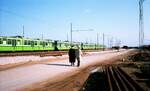 Stadtbahn Tunis__Die Fahrzeuge stehen bereit.__11-1984