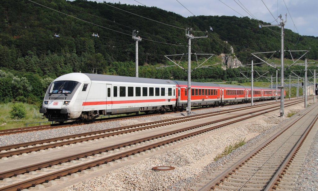 Einfahrt in den Bahnhof Kinding für den MünchenNürnberg