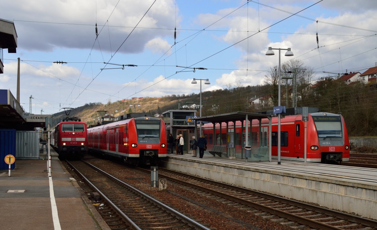 Verkehrlicher Höhepunkt in Neckarelz, auf Gleis eins steht