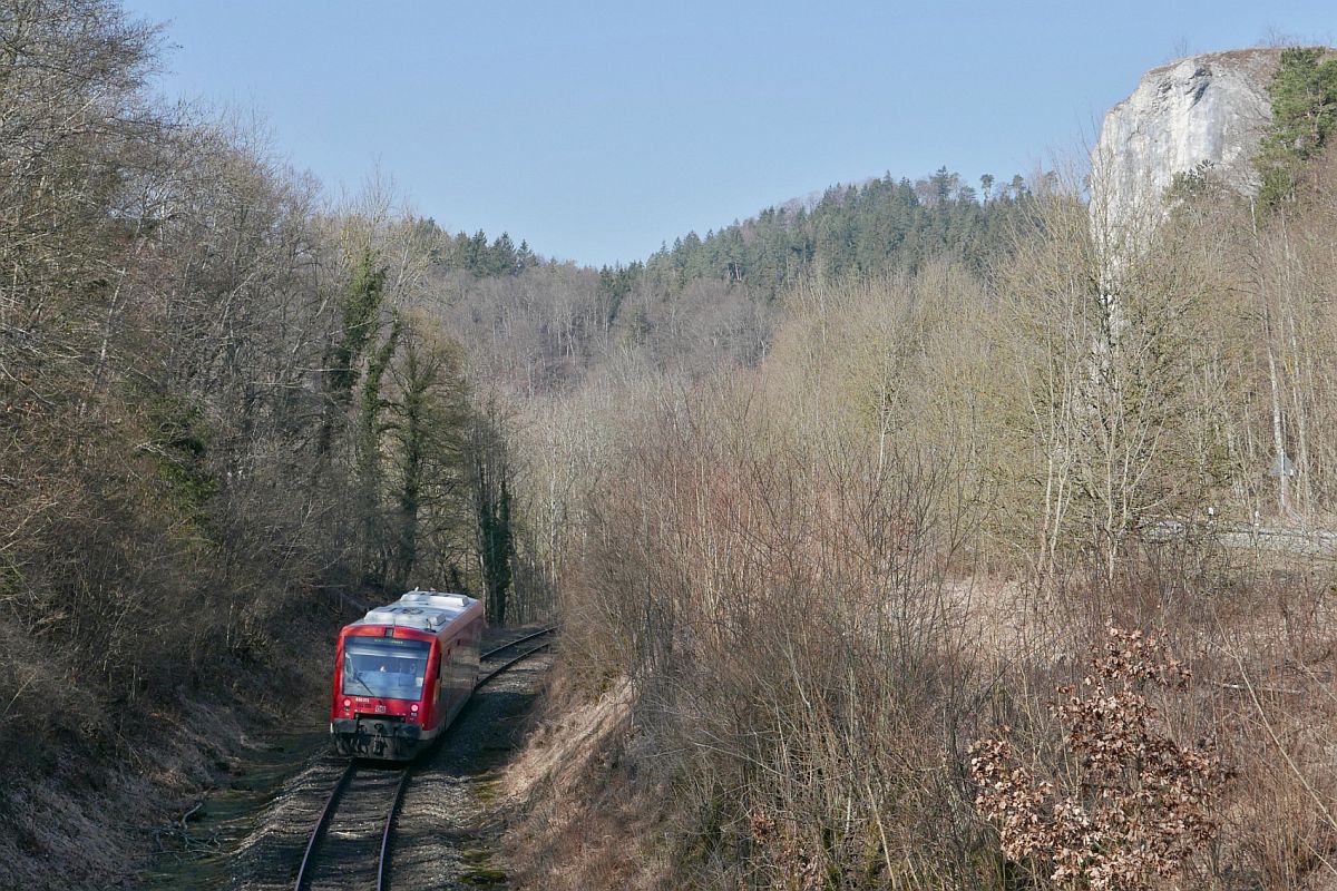 Von Ulm kommend fährt 650 315 am 08 03 2021 als RE 55 RE 3208 nach