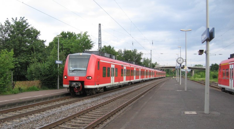 Bild http://www.bahnbilder.de/bilder/329083.jpg