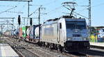 METRANS Rail s.r.o., Praha [CZ]  mit ihrer  386 035-0  [NVR-Nummer: 91 54 7386 035-0 CZ-MT] und einem Containerzug am 30.04.24 Höhe Bahnhof Rodleben.