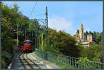 Nahe der Station Salita Granarolo wirkt die Zahnradbahn Principe - Granarolo sehr ländlich.