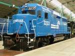 GP-30 #2233 der Conrail im Railroad Museum Strasburg, PA (02.06.09) 