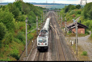 147 553-2 DB als IC 2161 (Linie 61) von Karlsruhe Hbf nach München Hbf passiert die Überleitstelle (Üst) Markgröningen Glems auf der Schnellfahrstrecke Mannheim–Stuttgart