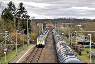 3442 703 und 3442 205 (Bombardier Talent 2) von DB Regio Baden-Württemberg als verspätete RB 17523 (RB19) von Stuttgart Hbf nach Gaildorf West erreichen den Bahnhof Oppenweiler(Württ)