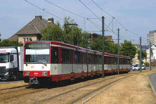 Rheinbahn Tw 4250  Linie U75, Neuss Hbf  Düsseldorf, Vogesenstraße  16.08.2018  