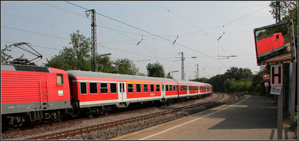 Lok angeschnippelt und an anderer Stelle eingefügt -     RE aus Schwäbisch Hall-Hessental im Bahnhof von Waiblingen.