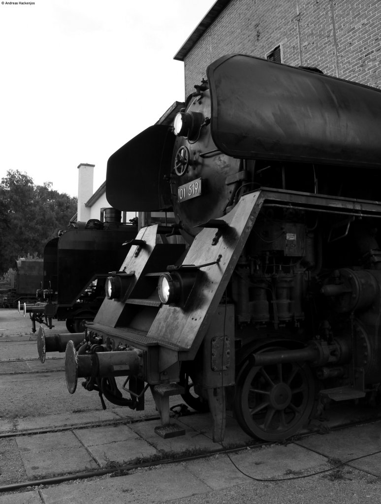 01 519 und 50 245 im  Bw  Rottweil 25.6.11. Das Bild entstand legal bei einer Veranstaltung