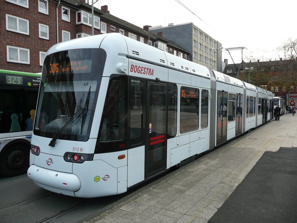 02.12.09,VARIOBAHN der Bogestra Nr.513 in Wanne-Eickel.