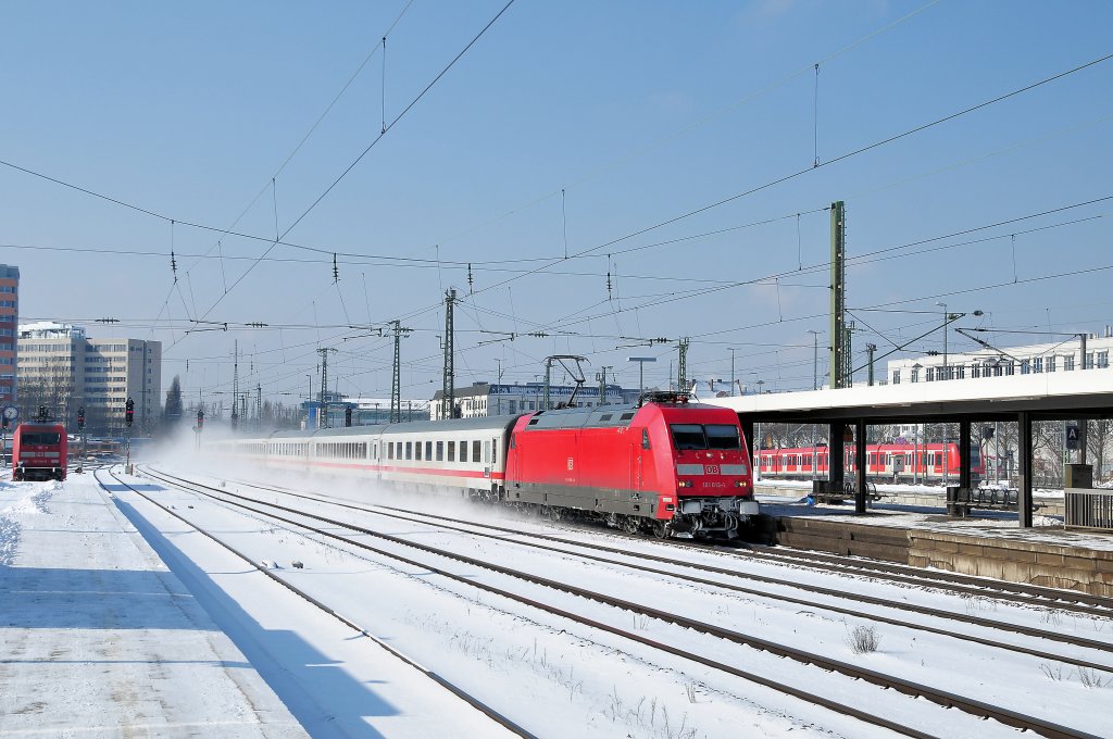 101 013 am 07.03.10 mit EC 317 Saarbrcken-Graz in Mnchen Ost