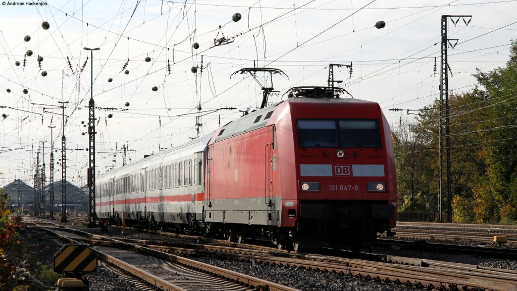 101 047-9 mit dem IC 203 (Karlsruhe Hbf-Nrnberg Hbf) in Karlsruhe 27.10.11