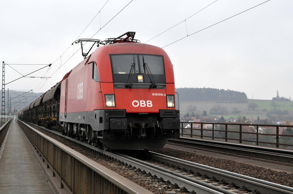 1016 008-3 in Regensburg-Prfening (01.12.2011)