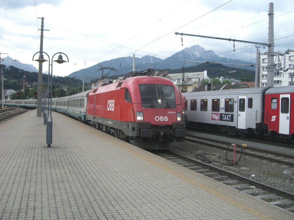 1016 014-1 in Innsbruck Hbf am 08.06.2007