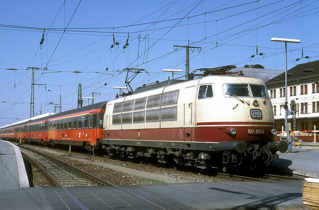    103 123  Nrnberg Hbf  04.05.90