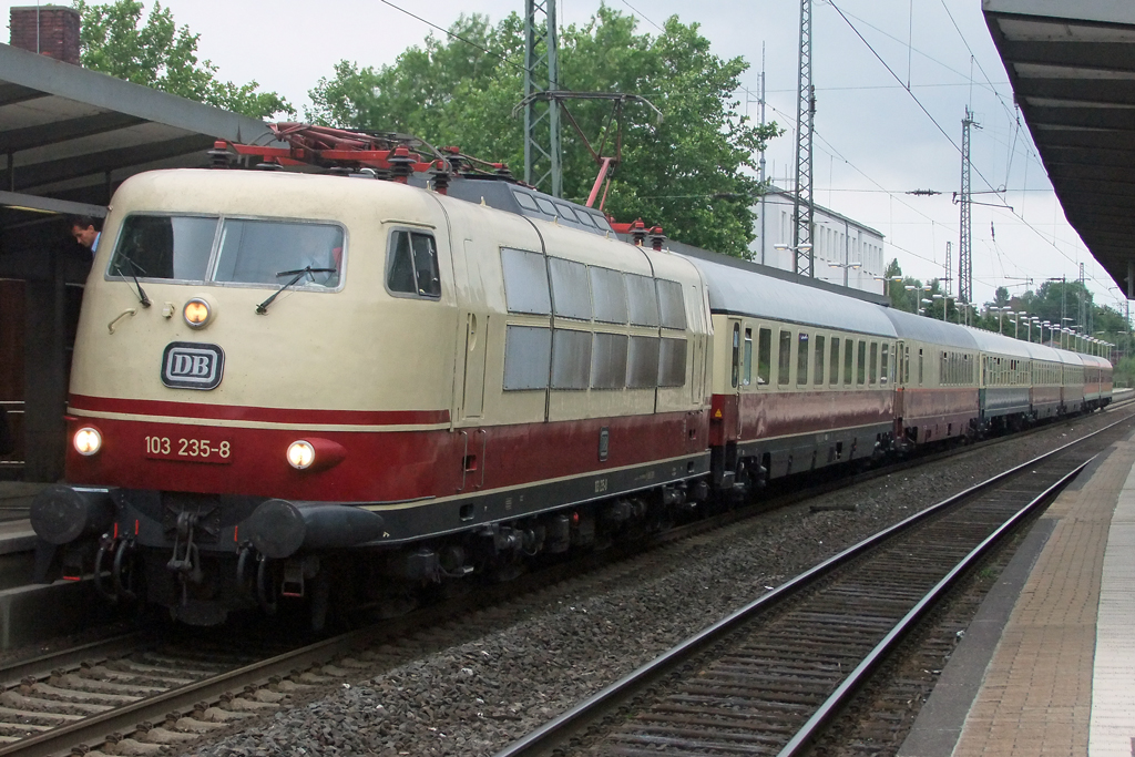 103 235-8 in Recklinghausen 25.7.2010