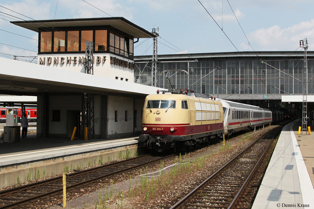 103 245 mit IC 2206 am 15.07.2013 in Mnchen Hbf.