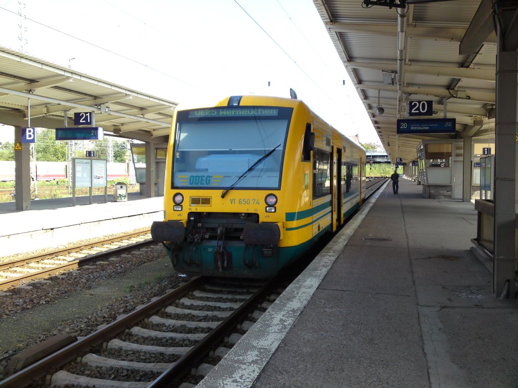 11.09.2011 - VT650.74 steht als OE25 zur weiter fahrt nach Werneuchen in Berlin-Lichtenberg bereit. Zuvor angekommen als OE60 aus Frankfurt (Oder).