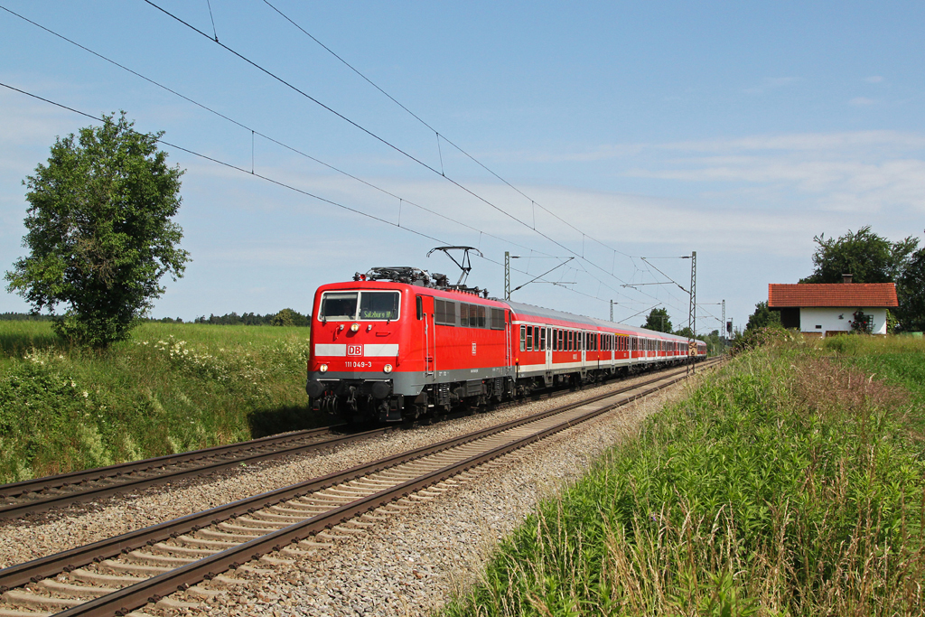 111 049 mit RE 79013 am 23.06.2012 bei Hilperting.