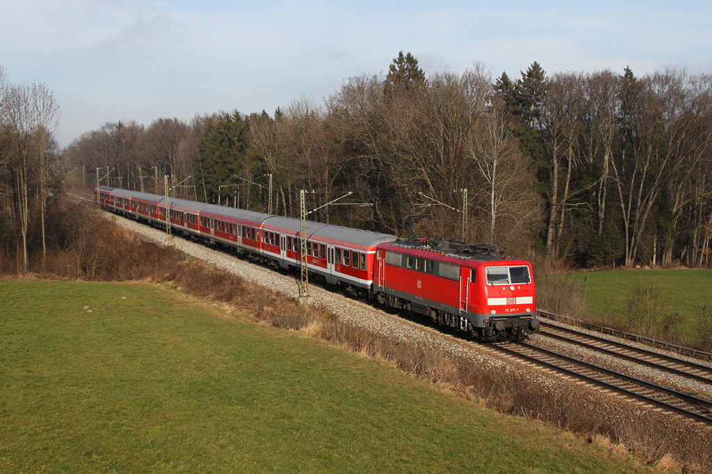 111 071 mit RE 79017 am 28.12.2011 bei Gutmart.