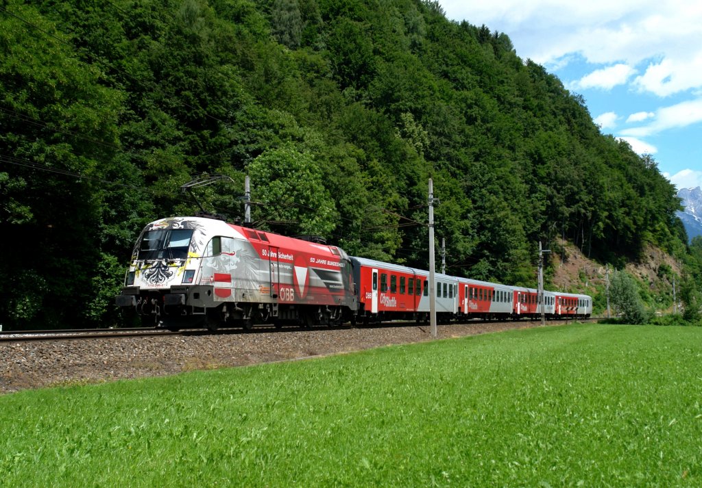 1116 246 mit einem REX nach Salzburg Hbf am 09.06.2009 unterwegs zwischen St. Johann im Pongau und Bischofshofen.