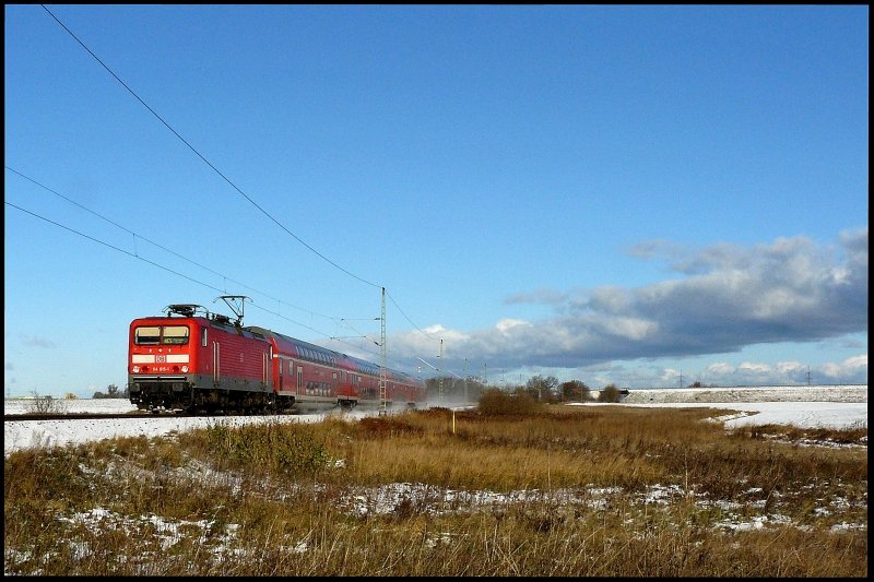 114 015-1 mit RE 94713 von Stralsund nach Demmin am 23.11.2008 zwischen Voigdehagen und Zarrendorf.