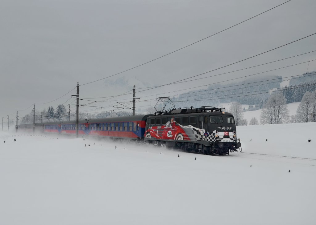 115 509 mit einem Turnuszug am 16.02.2013 bei Fieberbrunn.