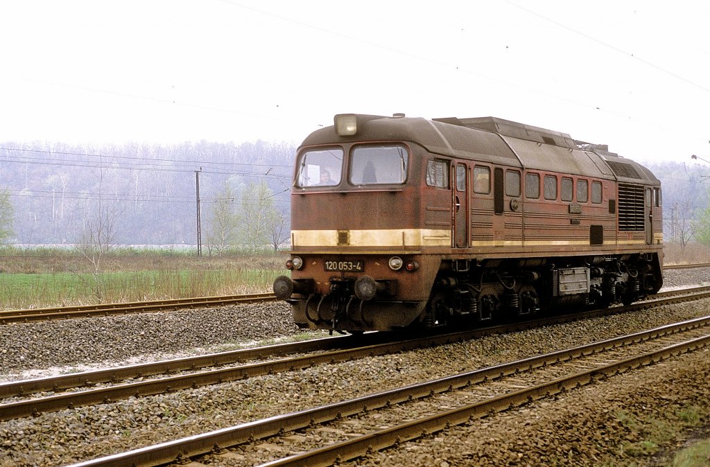  120 053  bei Neukieritzsch  05.04.90