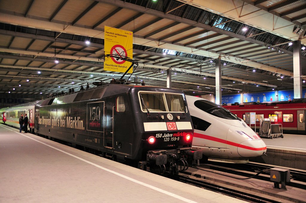 120 159 am 05.03.10 mit IC 1865 nach Salzburg in Mnchen Hbf