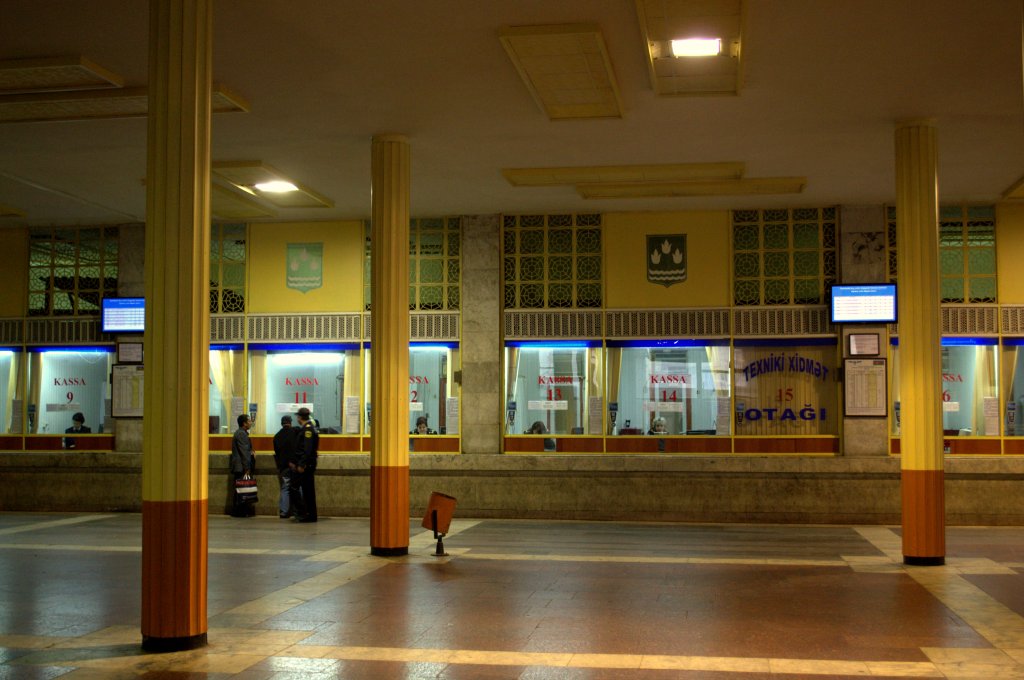 12.4.2012: Bahnhof Baku, Kassenhalle