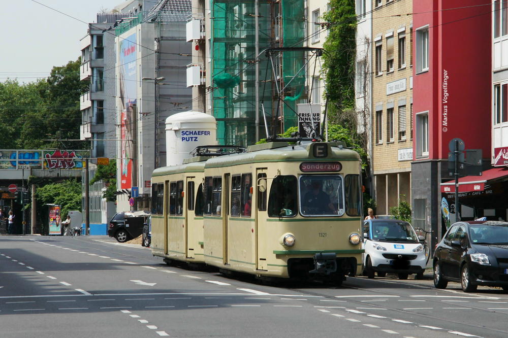 1321 und 1363 auf der Richard-Wagner-Strae am 27.07.2013.