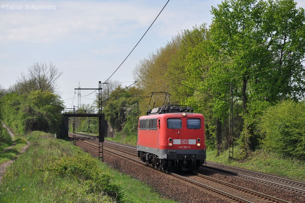 140 681 auf LZ Fahrt am 30.04.2012 in Ahlten